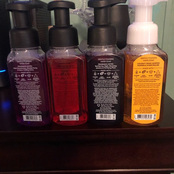 NWT Bath & Body Works 4 Pc Hand Soap - Picture 4 of 5